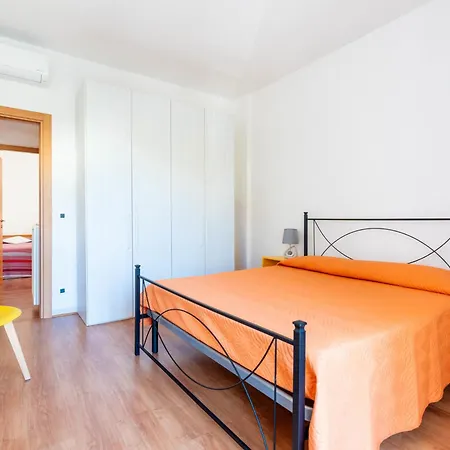 Lägenhet Central Cristina By Interhome *